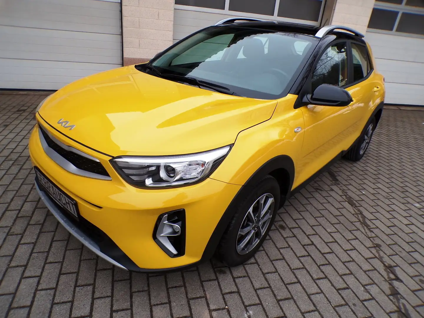 Kia Stonic 1.2 DPI, Parksensoren hinten, Alus, nur 27313 km Jaune - 1