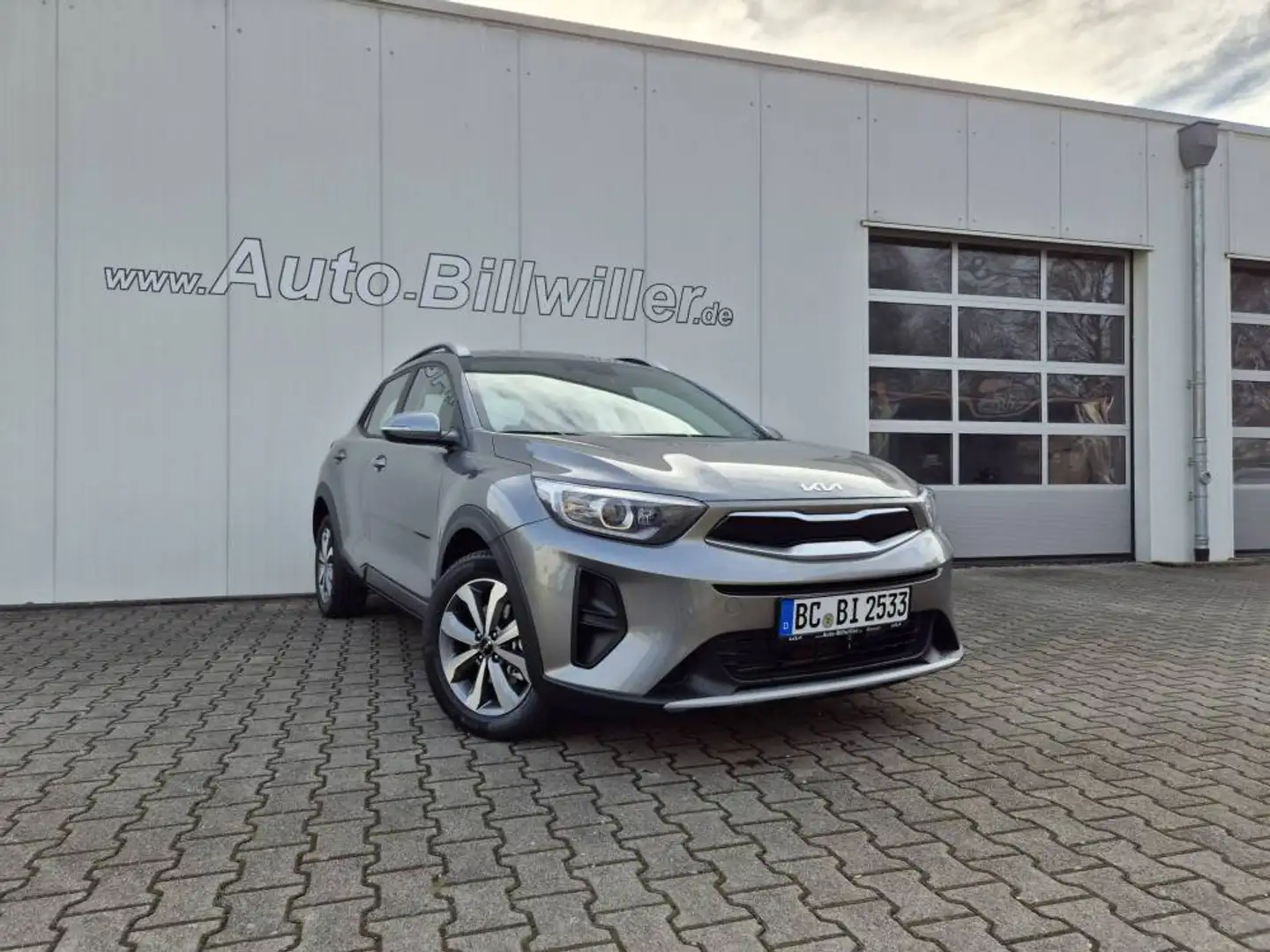 Kia Stonic 1.0 T-GDI (100 PS) ISG DCT7 Vision Grau - 2
