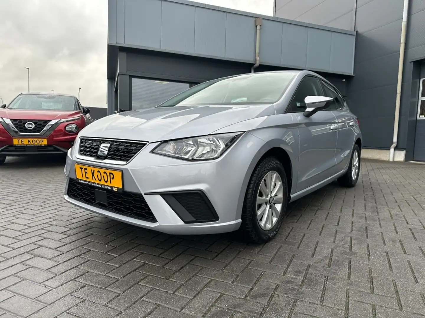 SEAT Ibiza 1.0 MPi Reference Navigatie Airco Grau - 1