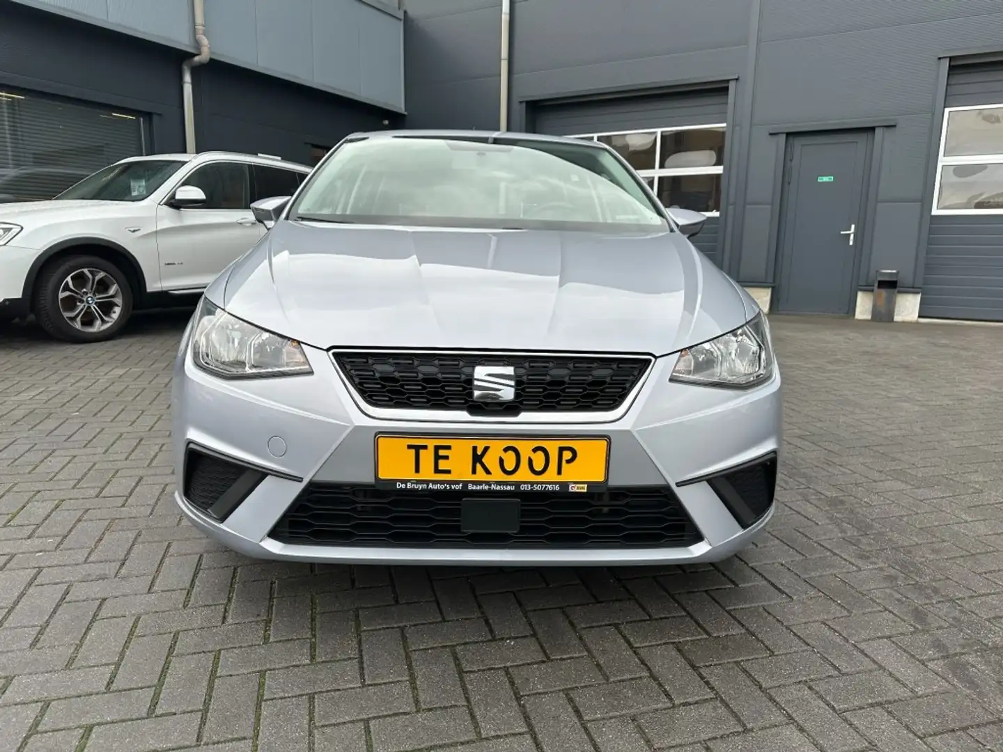 SEAT Ibiza 1.0 MPi Reference Navigatie Airco Grau - 2