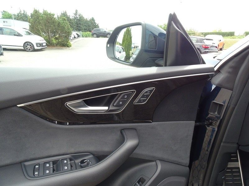 Audi Q8 50 TDI S Line Plus quattro / HD Matrix — photo 14