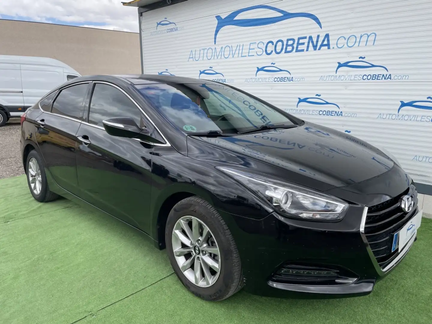 Hyundai i40 1.7CRDI Bluedrive Essence Noir - 1