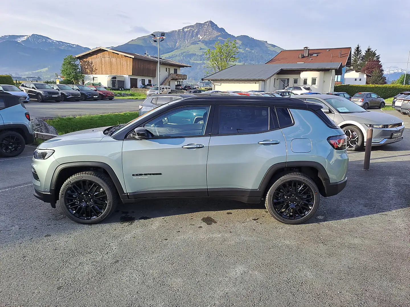 Jeep Compass 1.3 PHEV Upland 240 PS AT 4xe Grün - 2