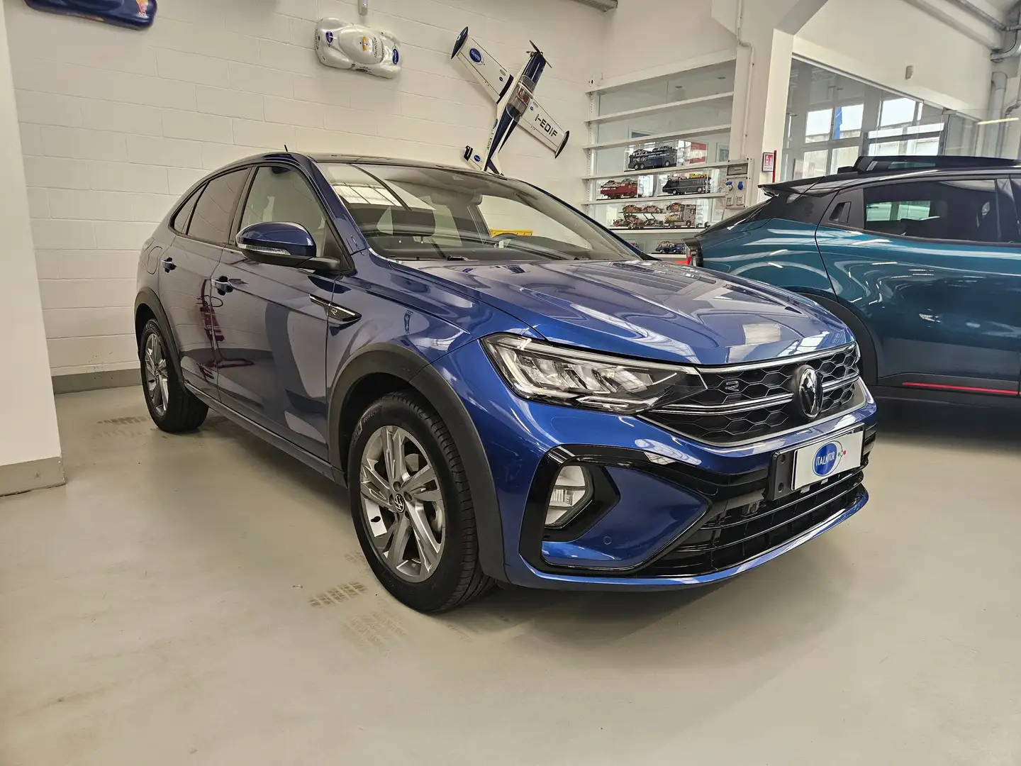 Volkswagen Taigo Taigo 1.0 tsi R-Line 110cv Blau - 1