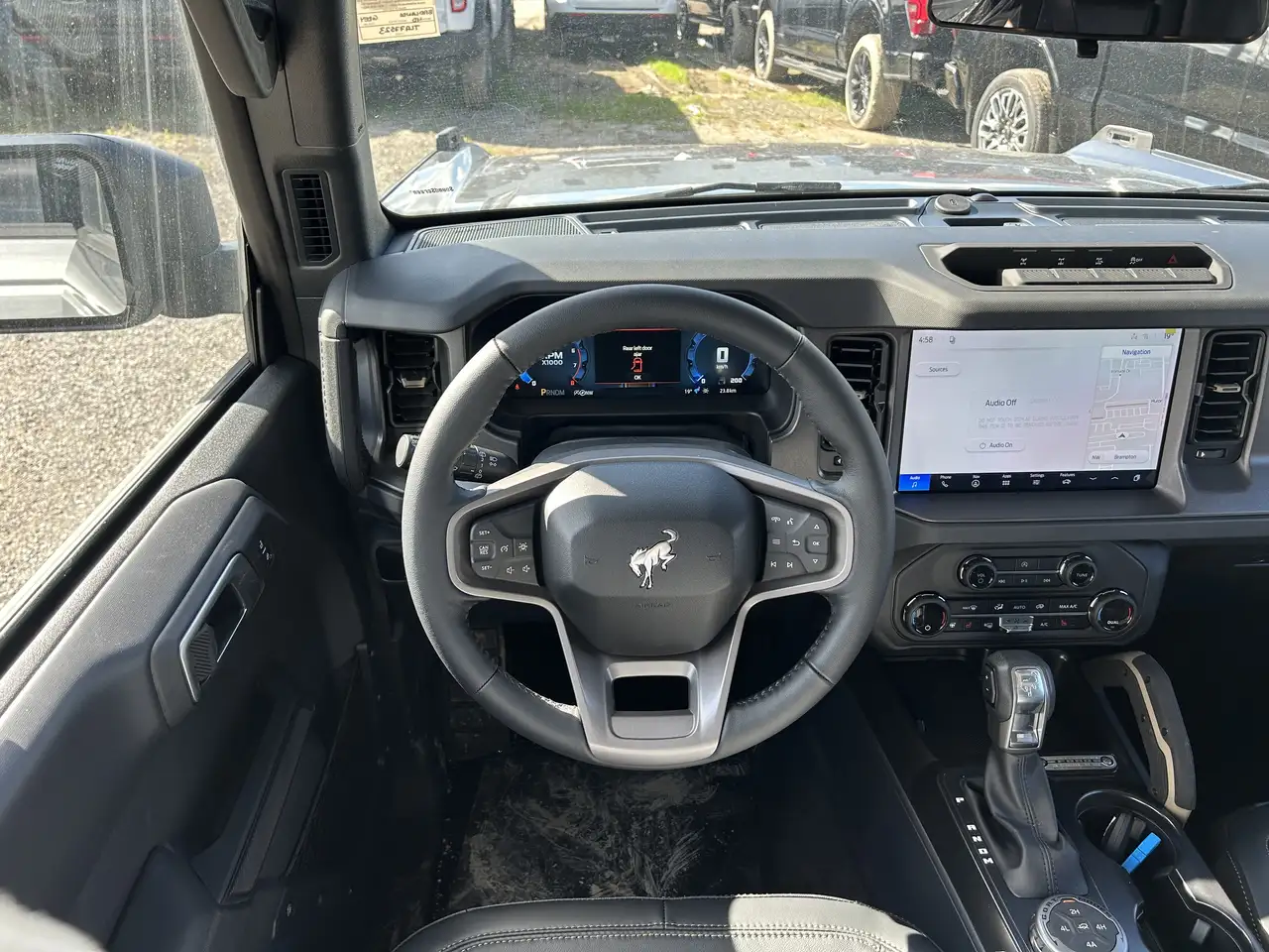 Ford Bronco снимка Ford Bronco