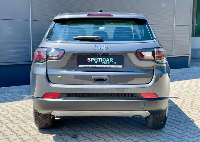 Jeep Compass view 5