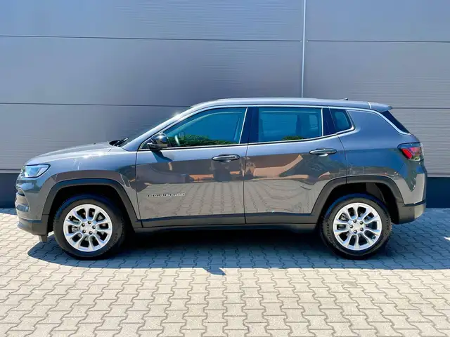 Jeep Compass view 6