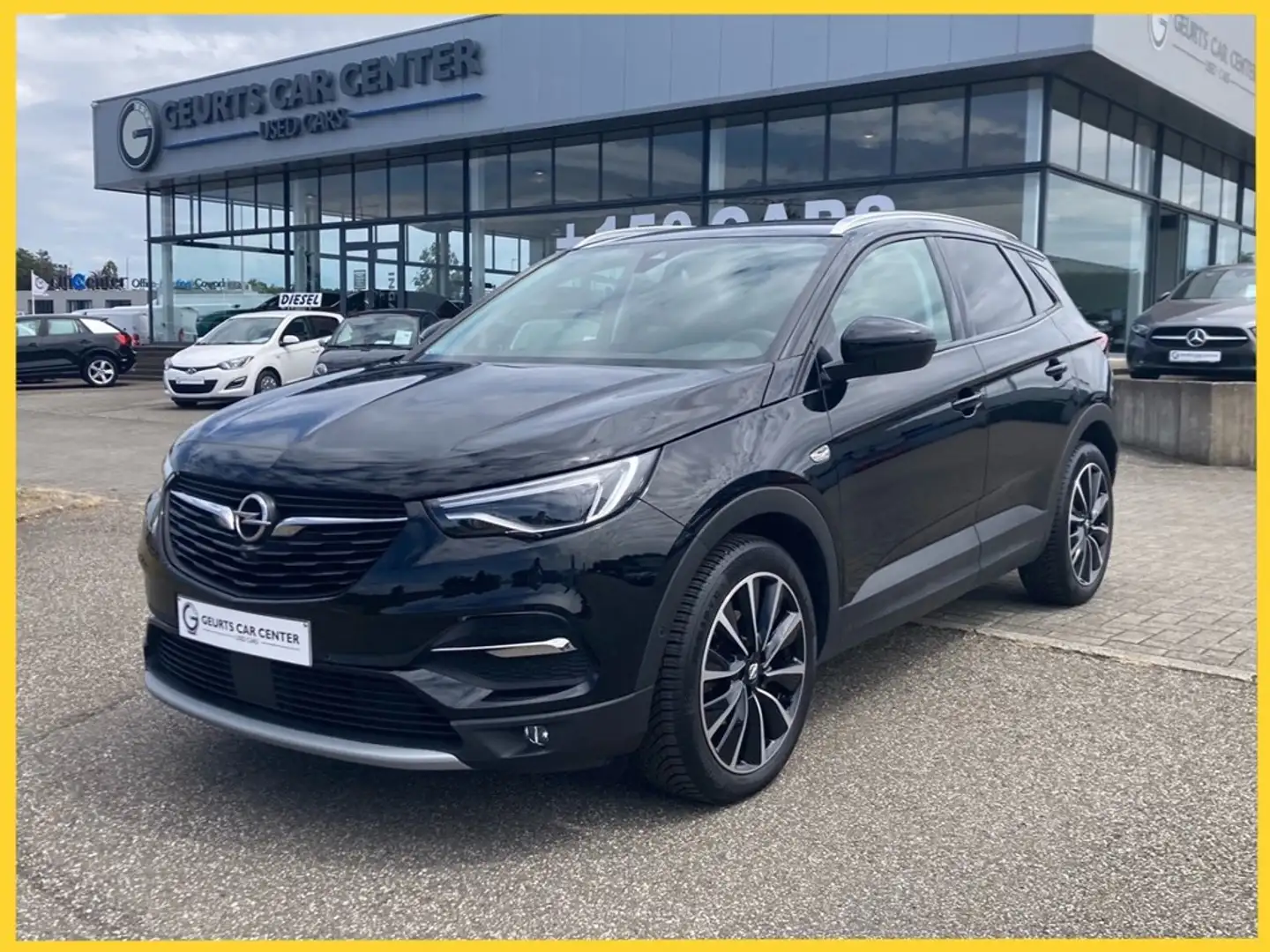 Opel Grandland X Elegance 1.2i Turbo 131pk Automaat ! Zwart - 1