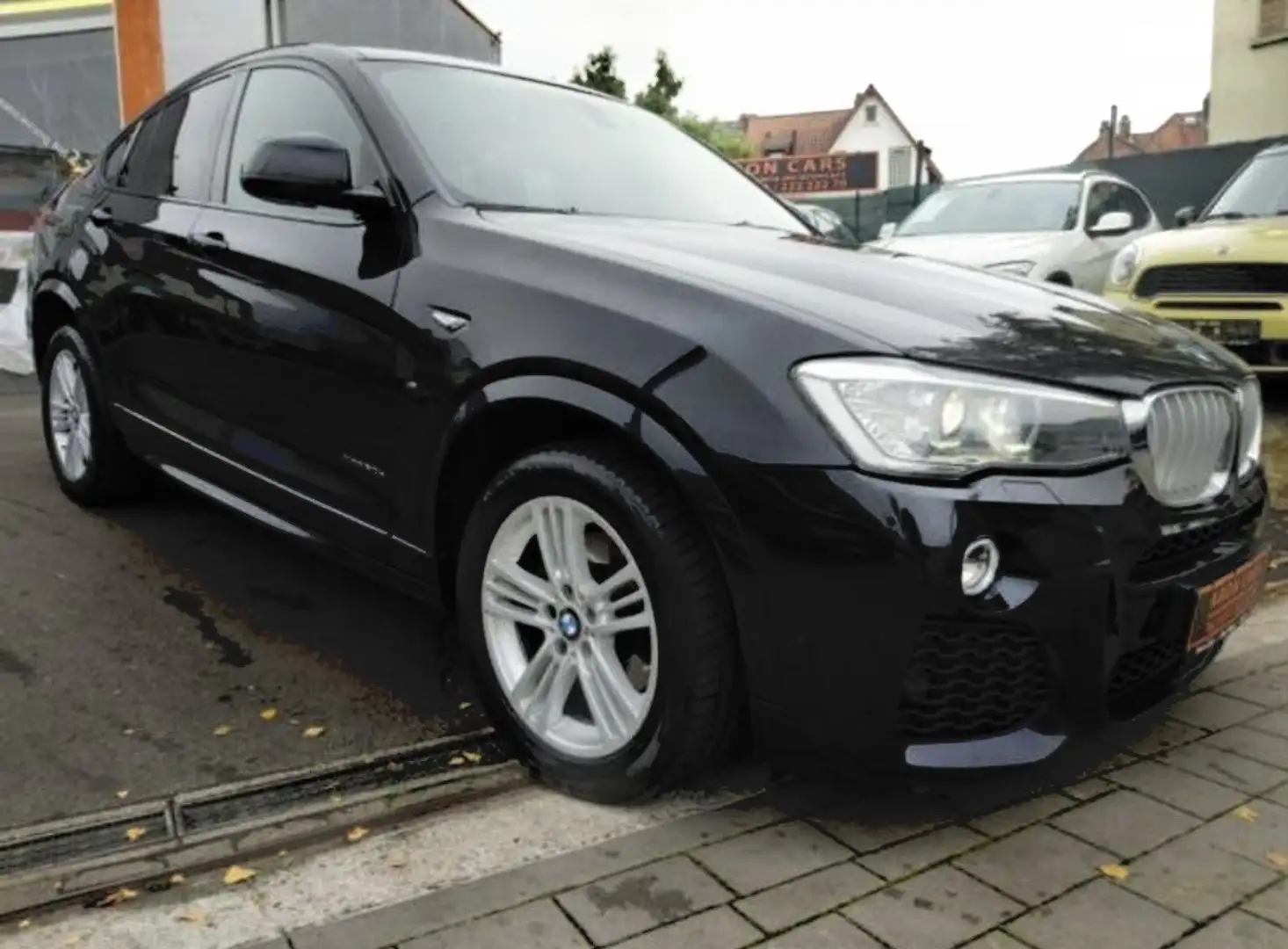 BMW X4 xDrive30d Aut. xLine Schwarz - 2