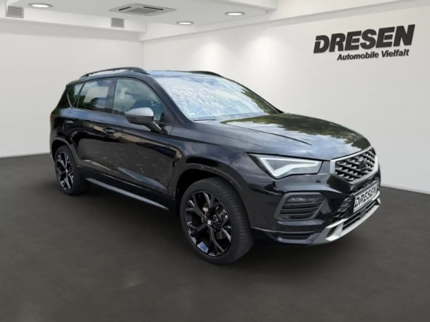 SEAT Ateca FR 2.0 TSI 4Drive Anhängerkupplung+ Navi+ Allrad Černá - 2