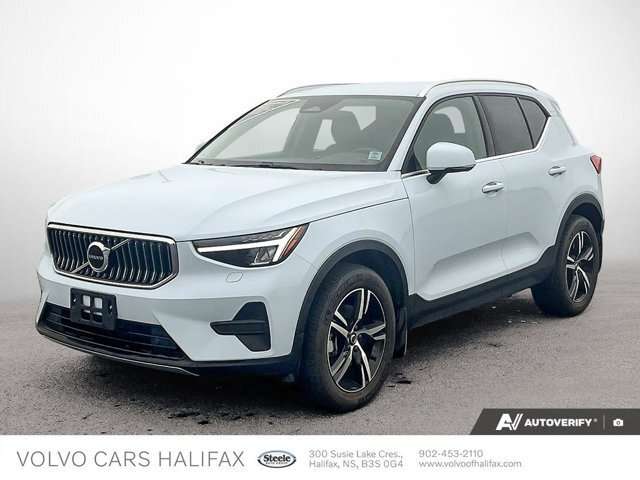2025 Volvo XC40 Core Bright Theme