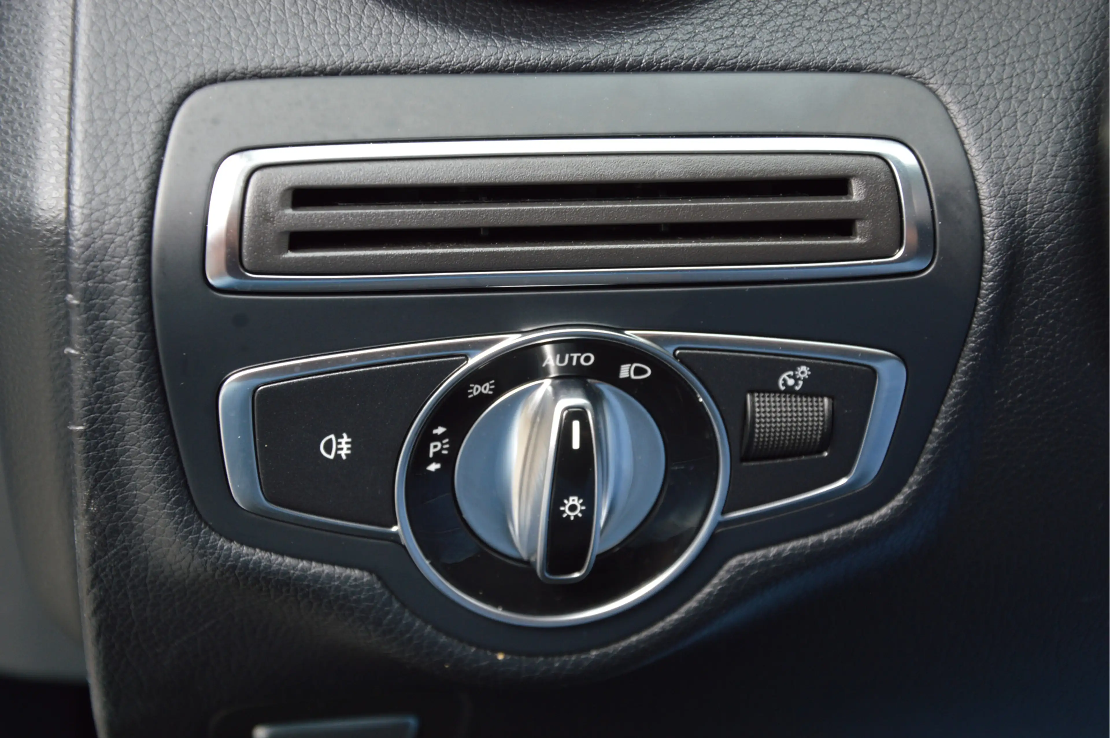 Mercedes-Benz C 200 Estate Ambition AVANTGARDE | LED | ILS | NAVI | CR — photo 18