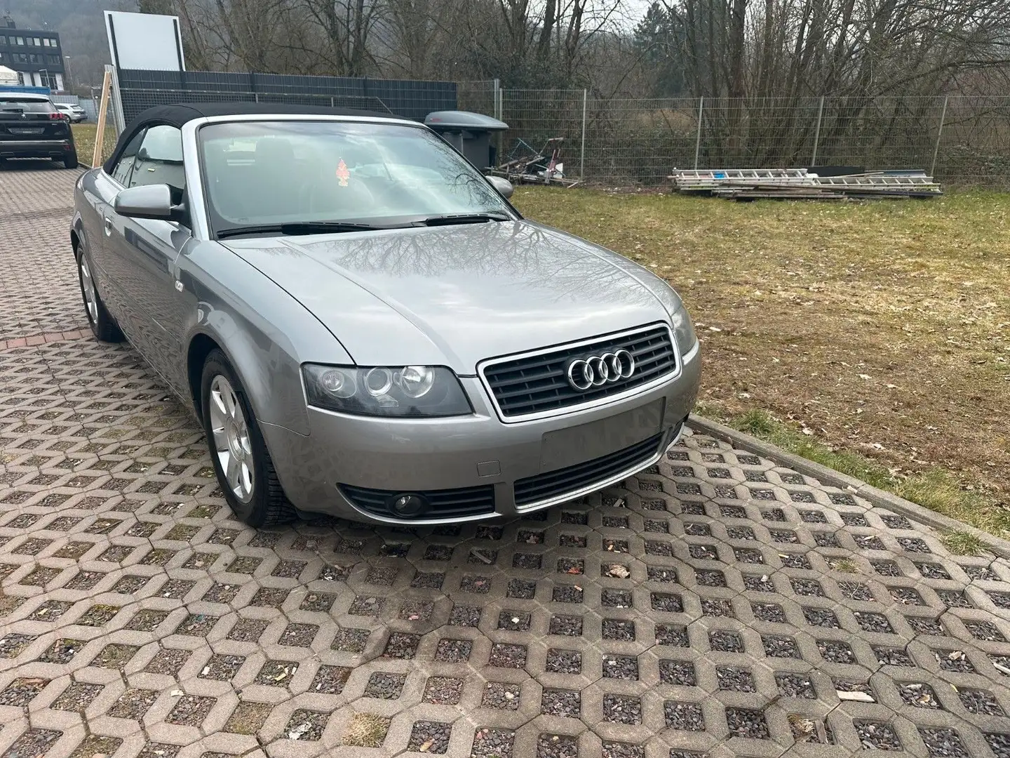 Audi A4 Cabriolet 2.5 TDI Getriebeschaden Gris - 2