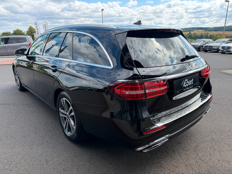 Mercedes-Benz E 200 d T TAXI AVANTGARDE R-Kamera+Kindersitz — photo 3