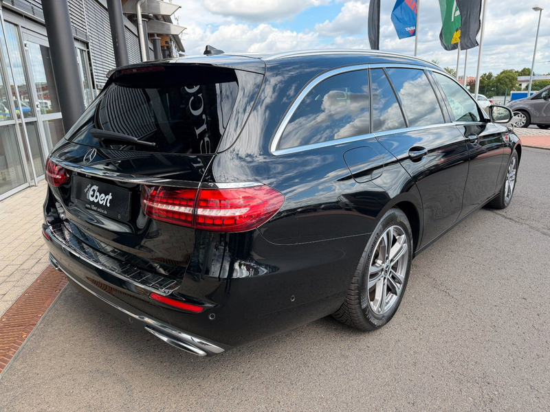 Mercedes-Benz E 200 d T TAXI AVANTGARDE R-Kamera+Kindersitz — photo 4