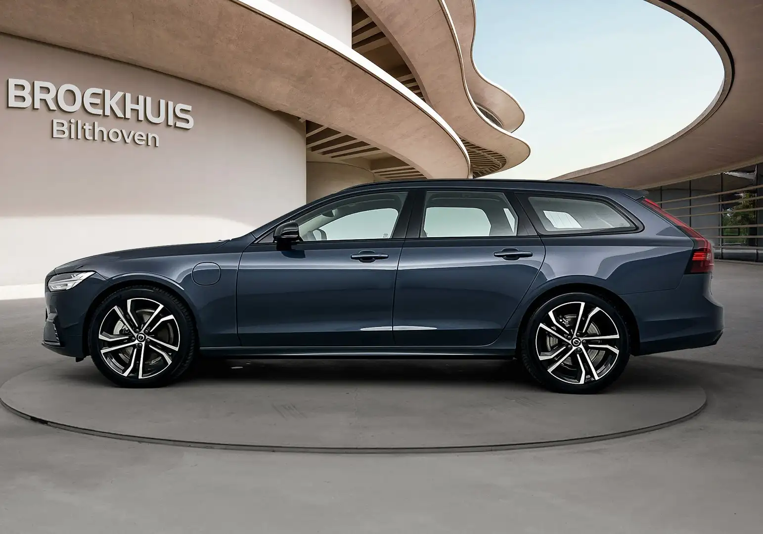 Volvo V90 2.0 T8 Plug-in hybrid AWD Ultra Dark | Luchtvering Kék - 1