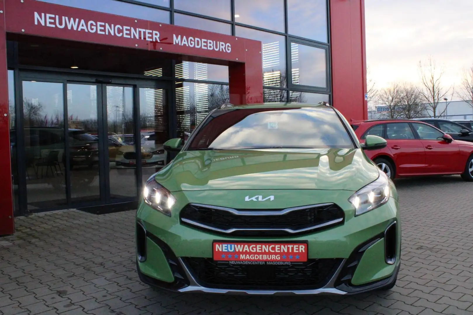 Kia XCeed X-Ceed GT-Line1.5 T-GDI Aut.*7J.GAR*LED*NAVI*RFK*P Grün - 2