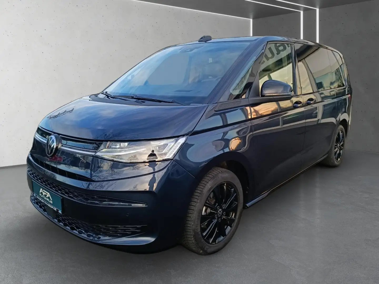 Volkswagen T7 Multivan 2,0 TDI LIFE DSG Vis-a-Vis*AHK*Navi Blau - 2