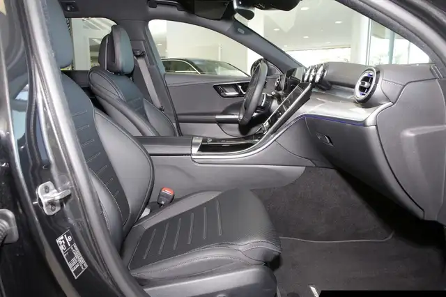 Mercedes-Benz C-Class view 6