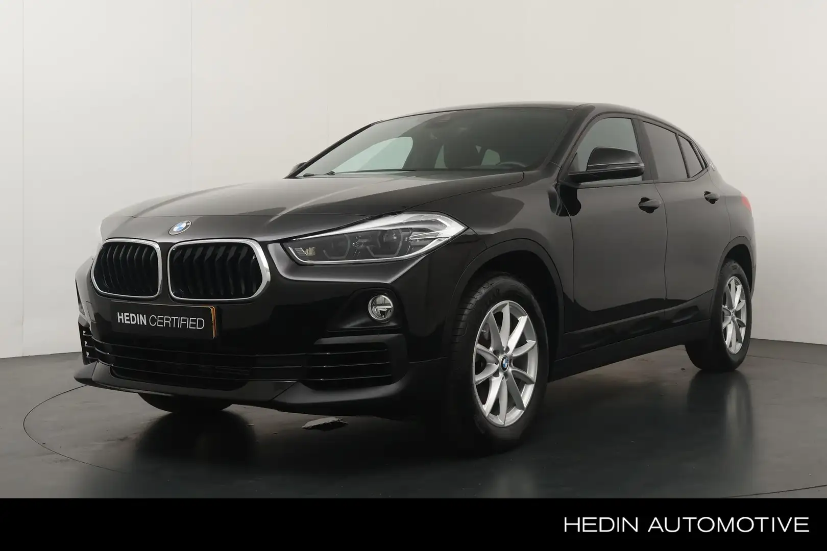 BMW X2 sDrive18i Executive Trekhaak | Stoelverwarming | P Noir - 1