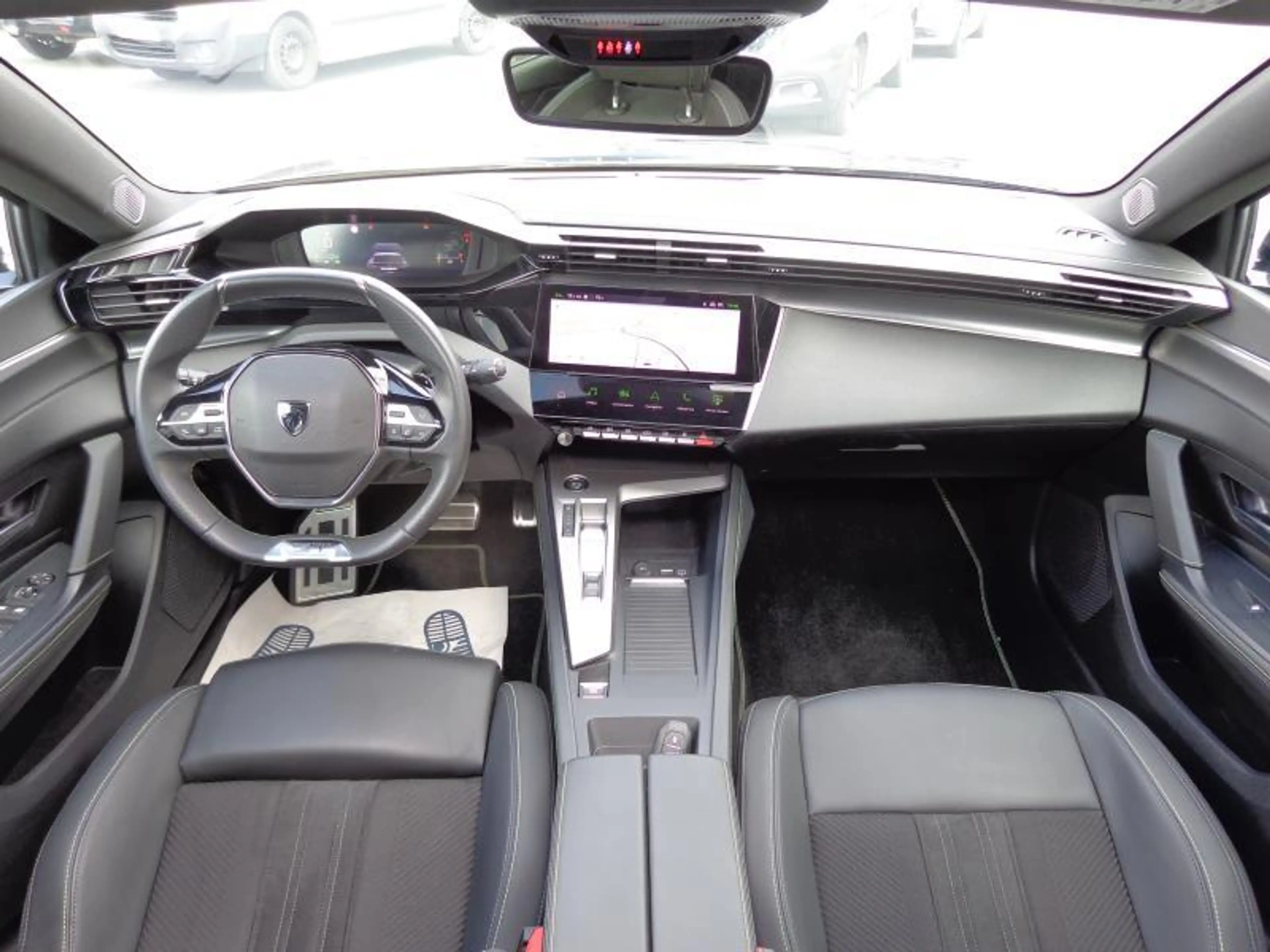 Peugeot 408 MHEV GT e-DCS6 - Toit ouvrant - Sièges élect. — photo 2