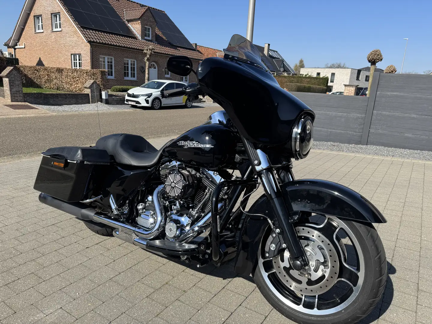 Harley-Davidson Street Glide Schwarz - 1