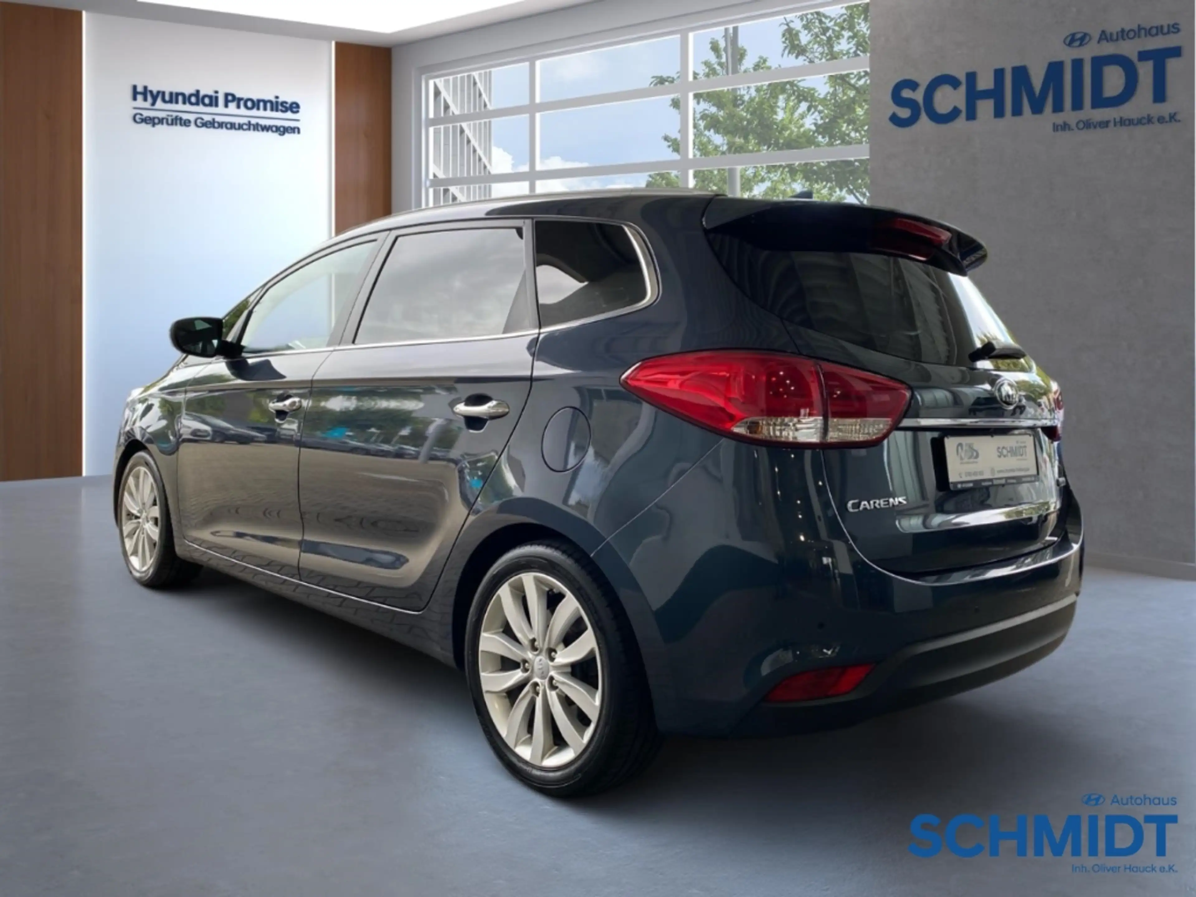 Kia Carens Spirit 7-Sitzer 1.Hand El. Pano Navi Leder Klimasi — photo 4