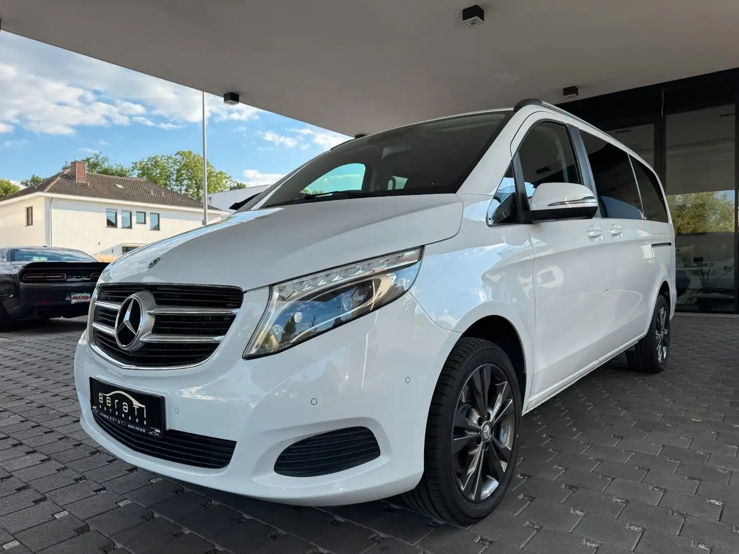 Mercedes-Benz V 220 d lang 4Matic|Kamera|2xSchiebetür|LED|AHK Blanc - 1