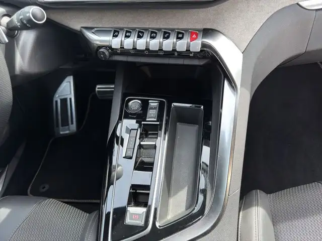 Peugeot 5008 view 11