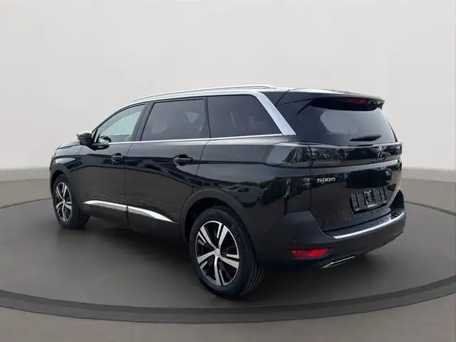 Peugeot 5008 view 3