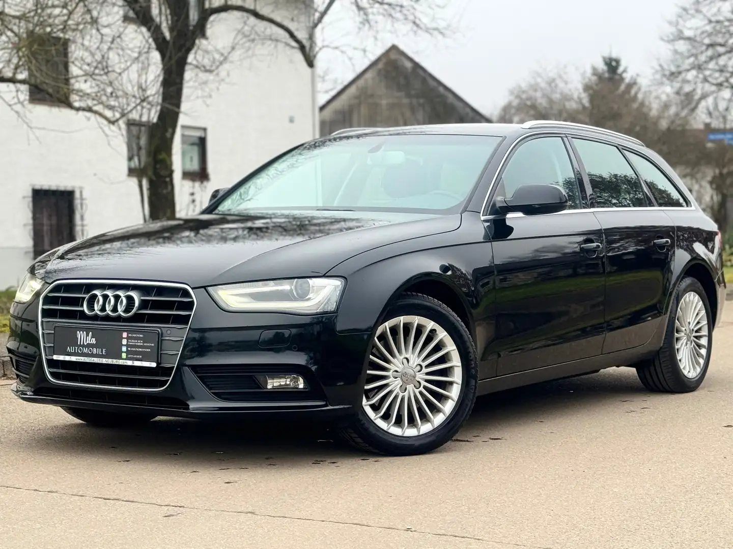 Audi A4 A4 AVANT 2.0 TDI ATTRACTION TIPTRONIC | SERVICE Schwarz - 1
