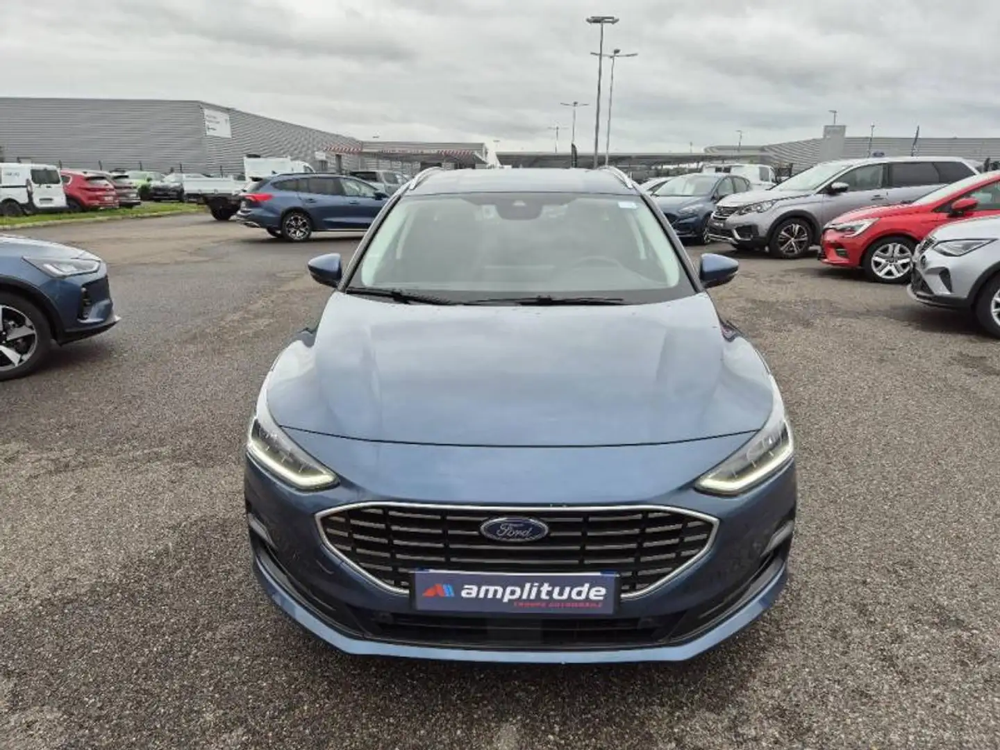 Ford Focus 1.0 Flexifuel mHEV 125ch Titanium X Business Blau - 2