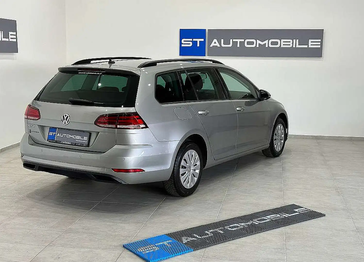 Volkswagen Golf Variant Trendline 1,6 BMT**1.BESITZ**NAVI**NEUES MODELL... Grigio - 2