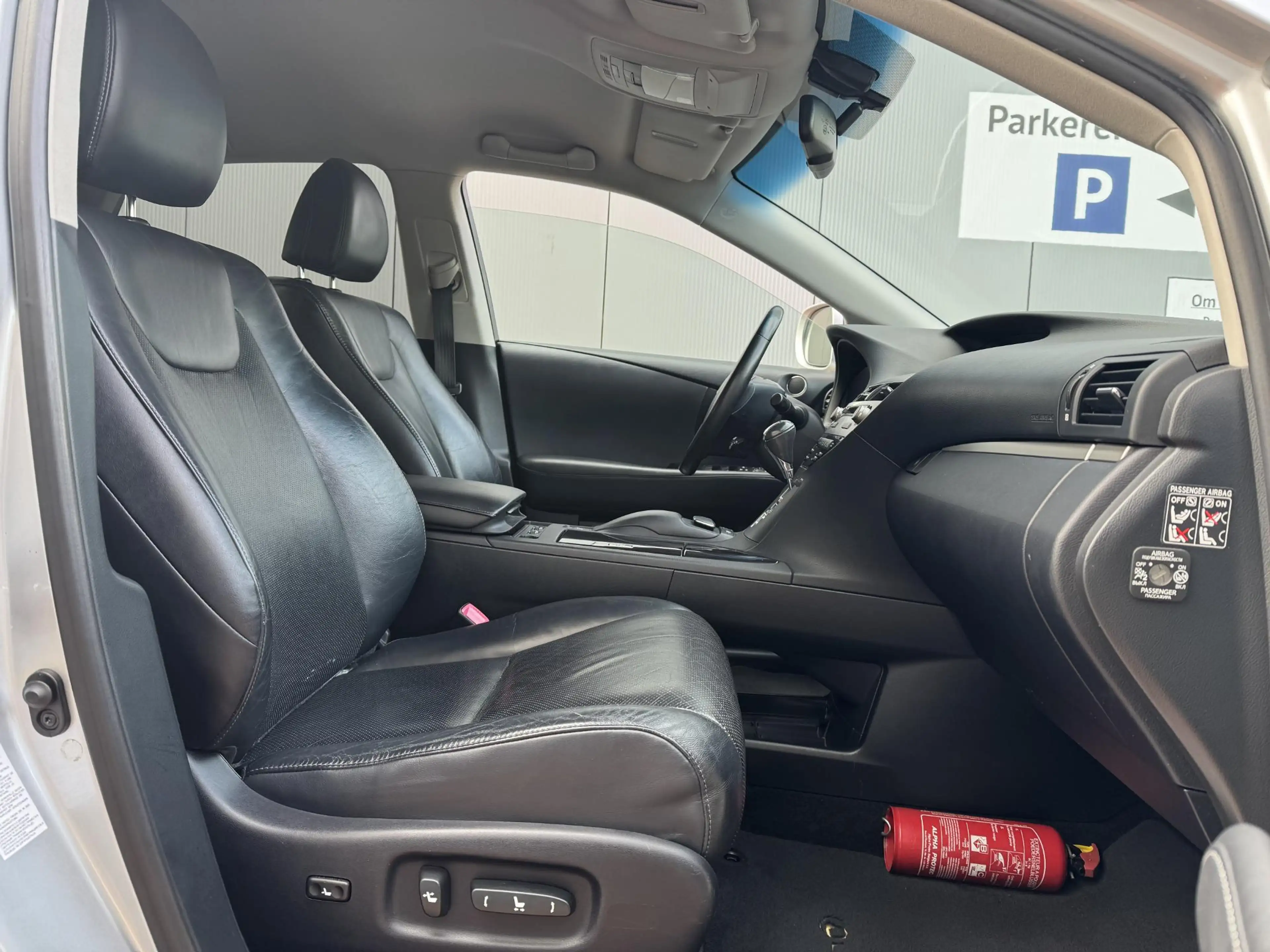 Lexus RX 450h 4WD Luxury Line Trekhaak Dealer onderhouden — photo 8