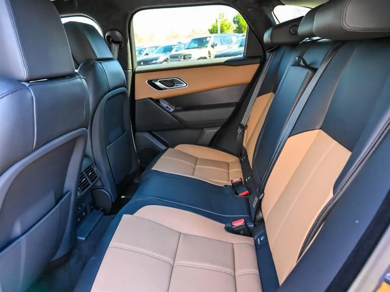 Land Rover Range Rover Velar снимка Land Rover Range Rover Velar