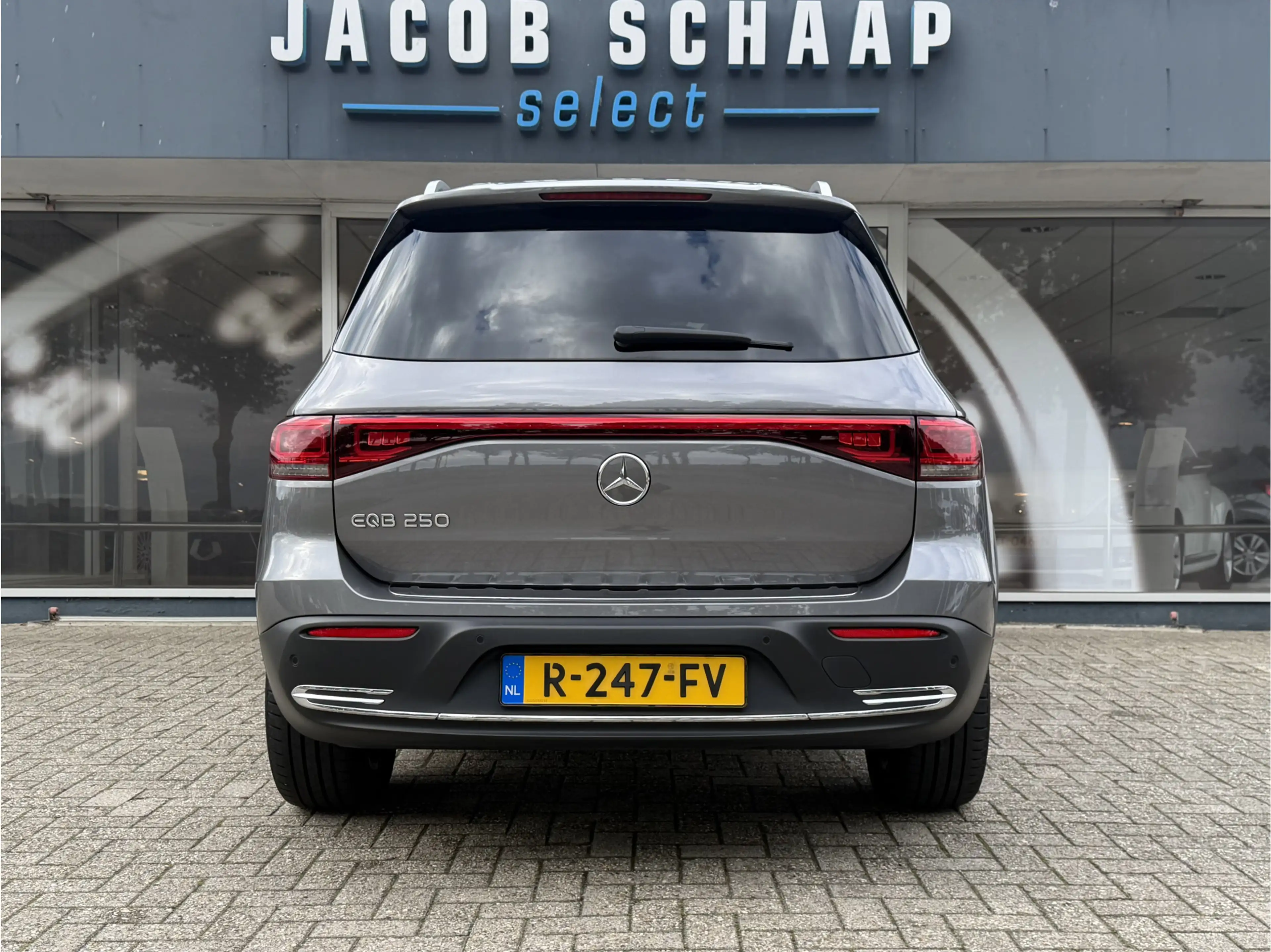 Mercedes-Benz EQB 250 Luxury Line 67 kWh / 98,50% SoH / Camera / Sensore — photo 7