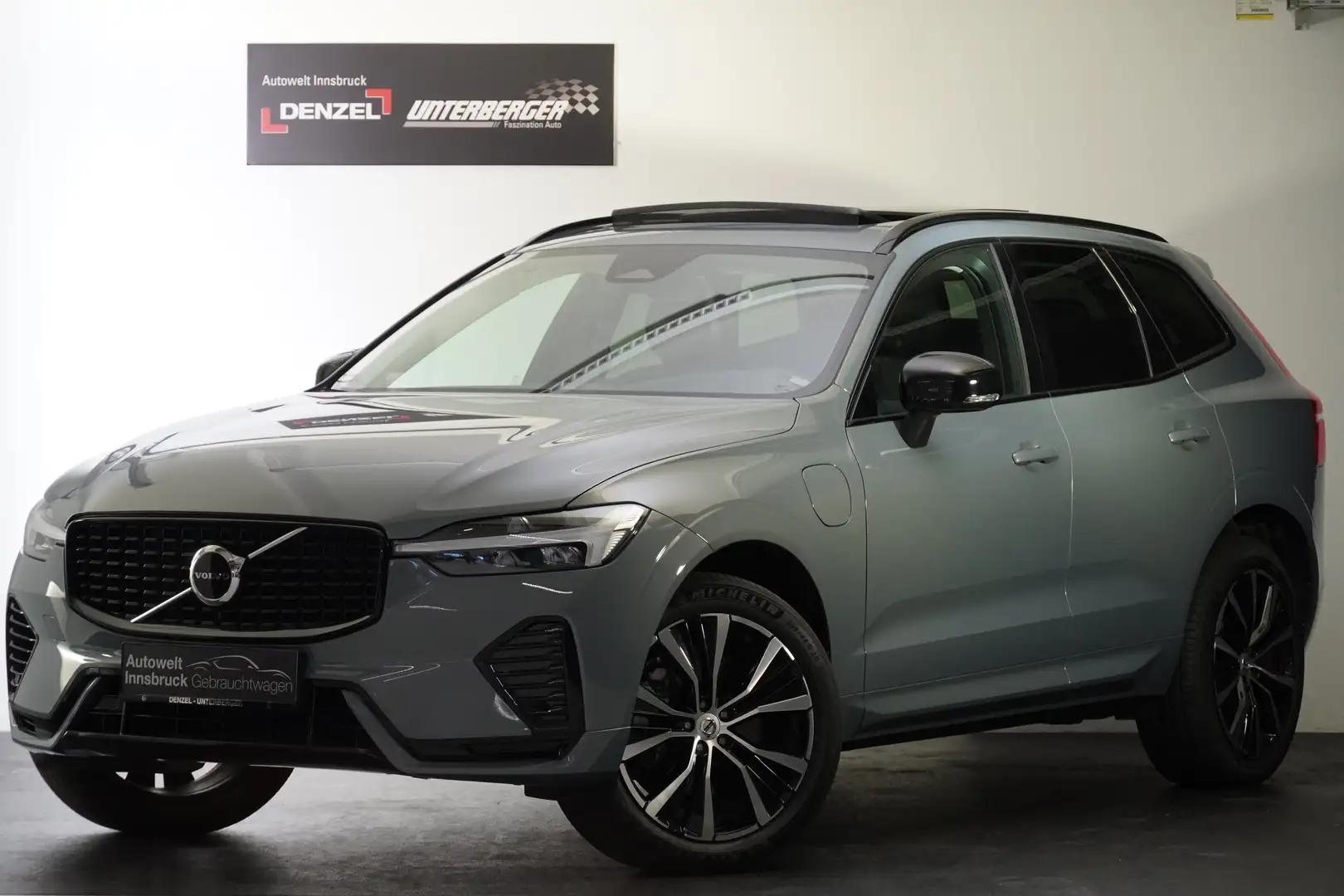Volvo XC60 T6 AWD Recharge PHEV R Design Gartronic Grau - 1