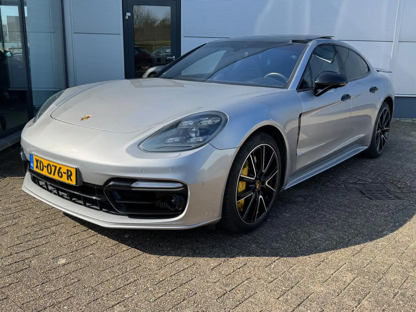 Porsche Panamera 4.0 V8 TURBO 550PK | APPROVED | KERAMISCH Grijs - 1