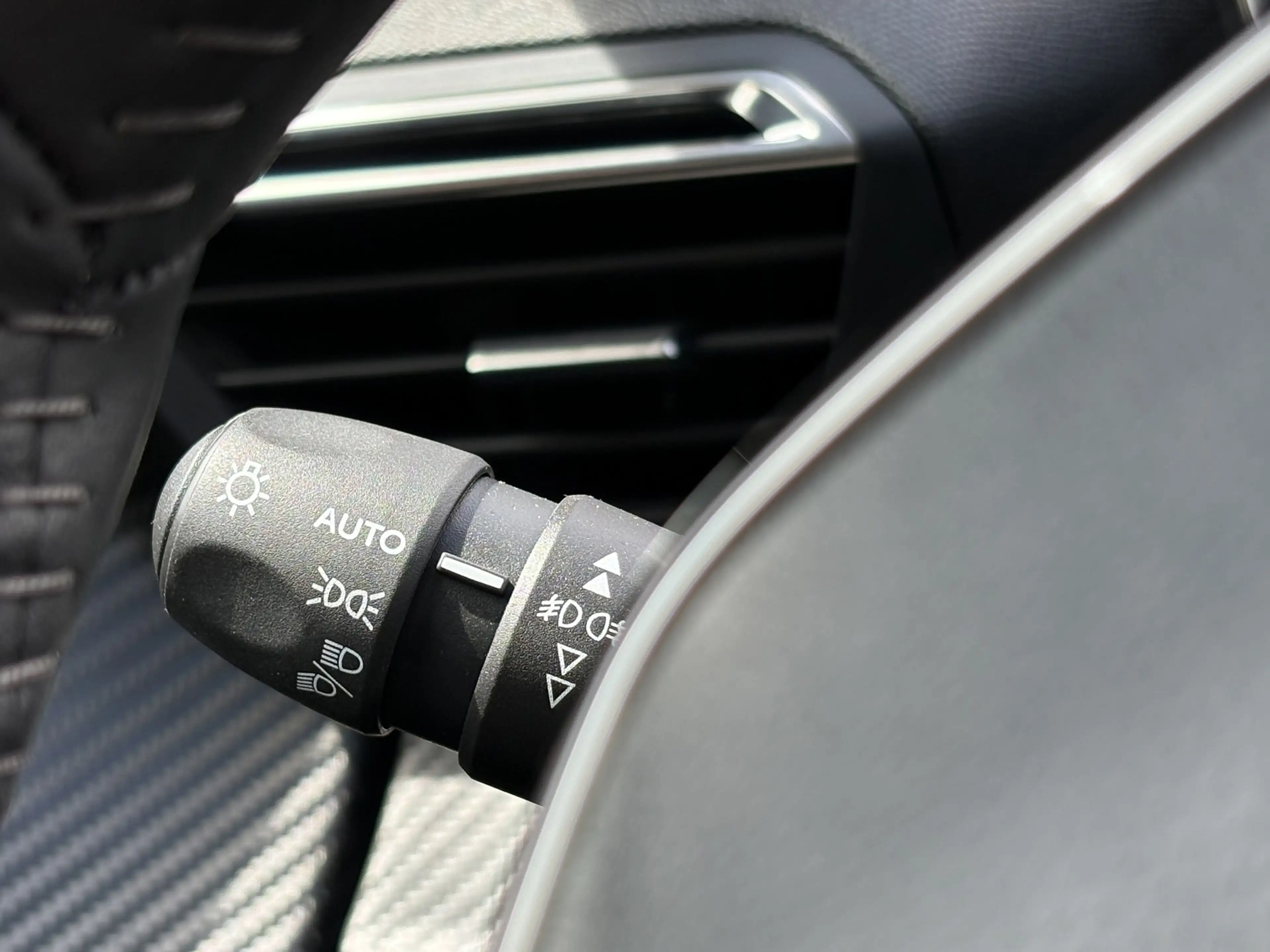 Peugeot e-2008 EV Active Pack 50 kWh -SOH 91.25%-3 FASE-TREKHAAK- — photo 20