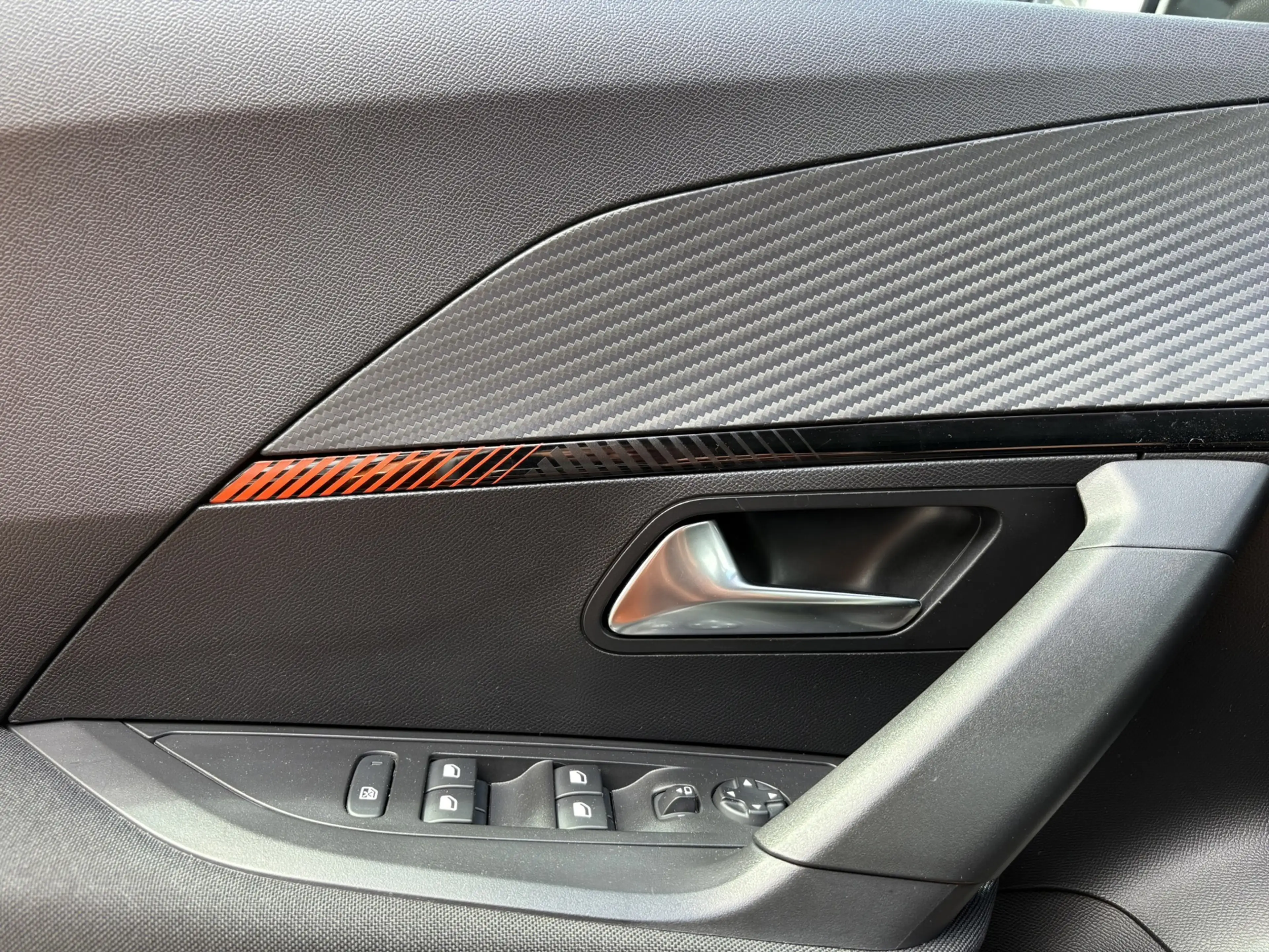 Peugeot e-2008 EV Active Pack 50 kWh -SOH 91.25%-3 FASE-TREKHAAK- — photo 16