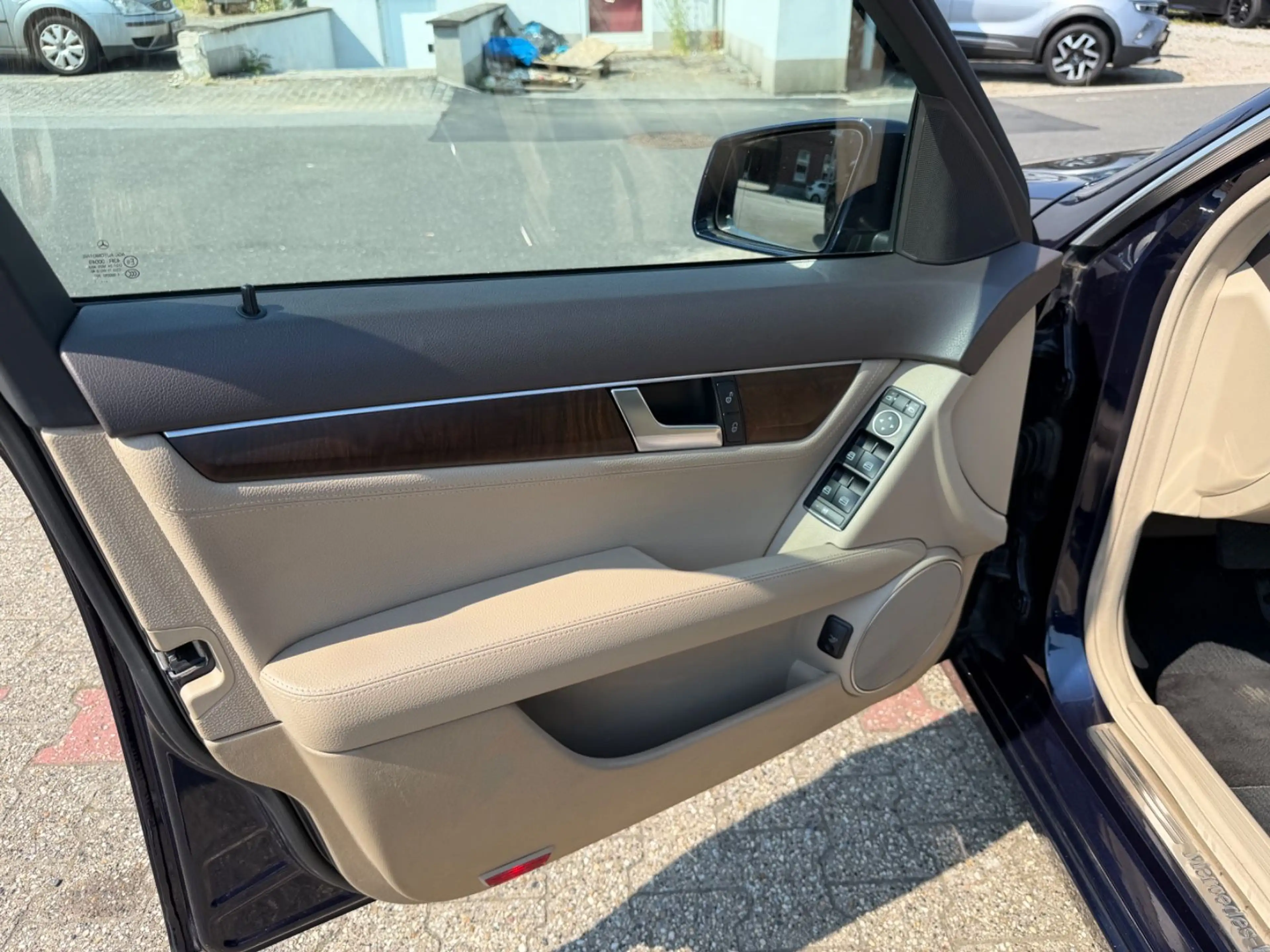 Mercedes-Benz C 250 CGI AUTOMATIK Xenon Sitzhz Multifkt Leder — photo 9