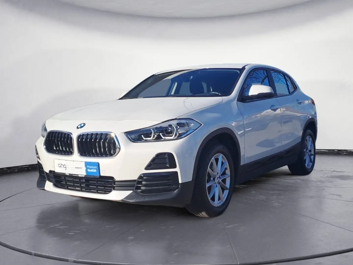 BMW X2 sDrive18i Advantage Klimaaut. Head-Up AHK PDC Weiß - 2