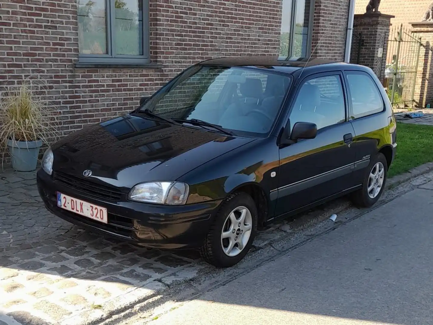 Toyota Starlet Starlet Siyah - 1
