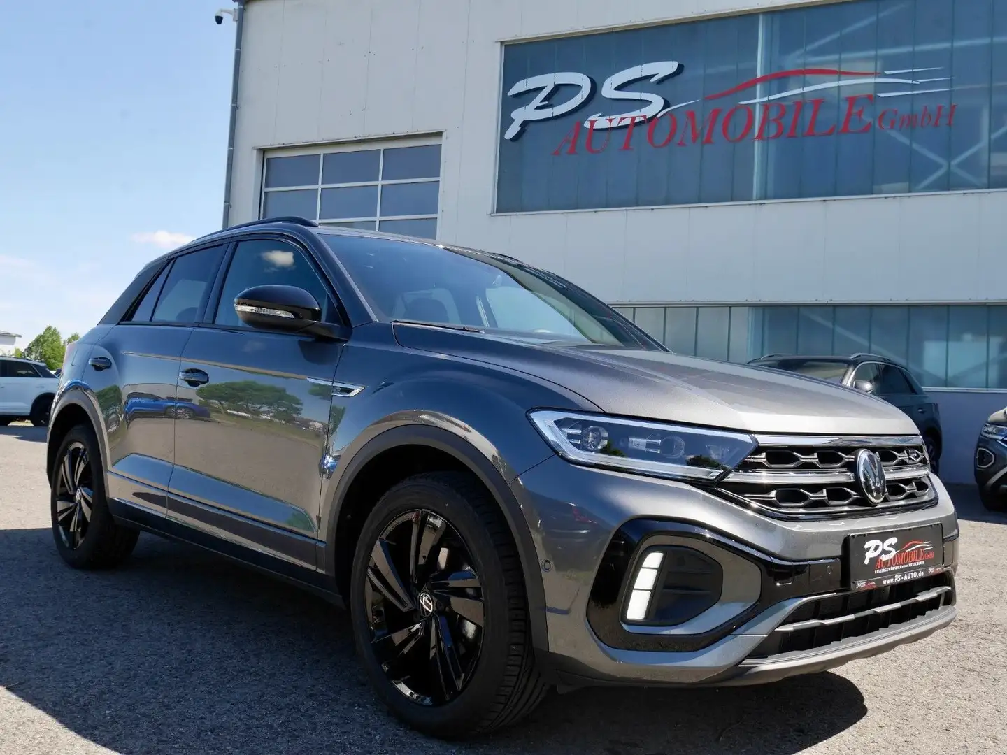 Volkswagen T-Roc 1.5 TSI DSG"R-Line"AHK+Pano+Matrix+Black Gris - 1