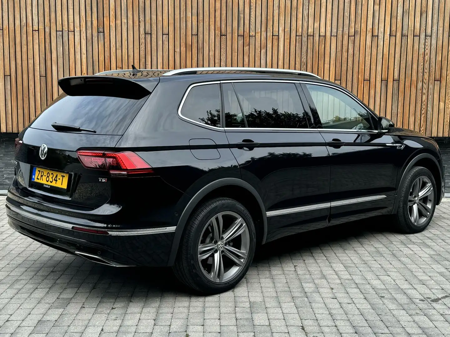 Volkswagen Tiguan Allspace 1.5 TSI R-line DSG | Panoramadak | Apple CarPlay | Negro - 2