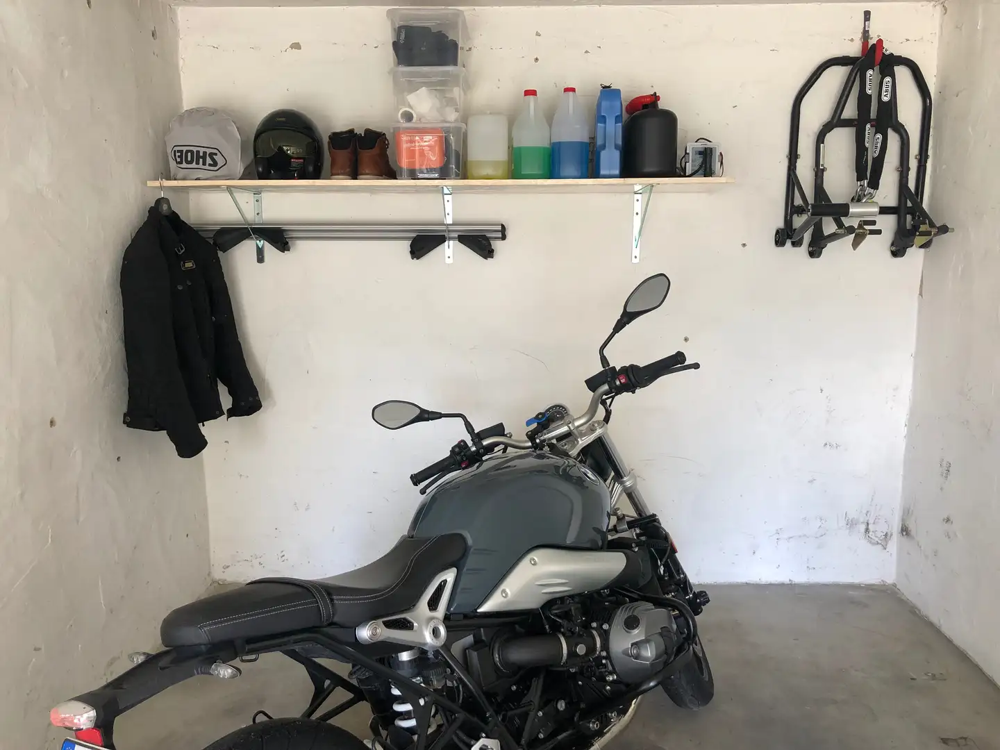 BMW R nineT Pure Grau - 2