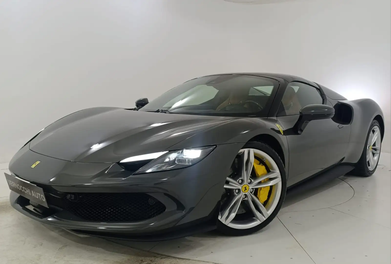 Ferrari 296 GTS 3.0 Carbon-Lift-Daytona-Alcantara-Bollo pagato Grijs - 1