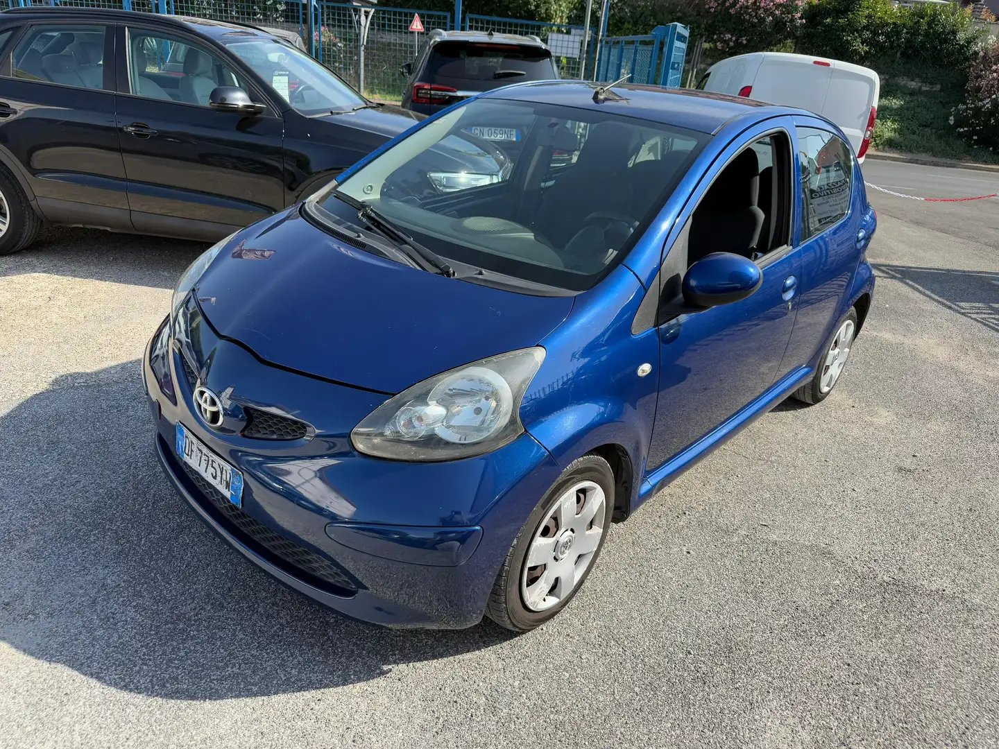 Toyota Aygo 68CV 1.0 *AUTOMATICA* Blu/Azzurro - 1