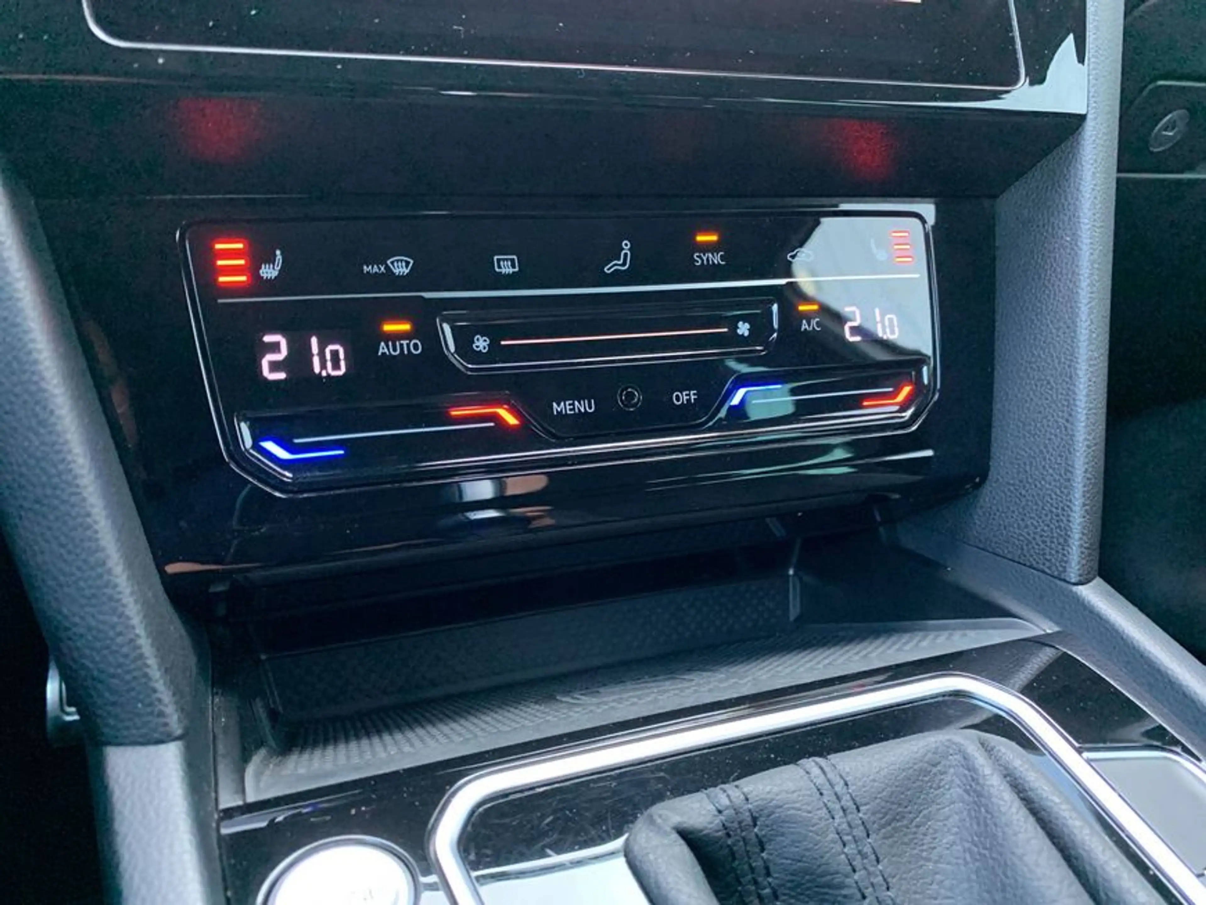 Volkswagen Passat Alltrack Variant 2.0 TDI 4Motion DSG AHK Na — photo 14
