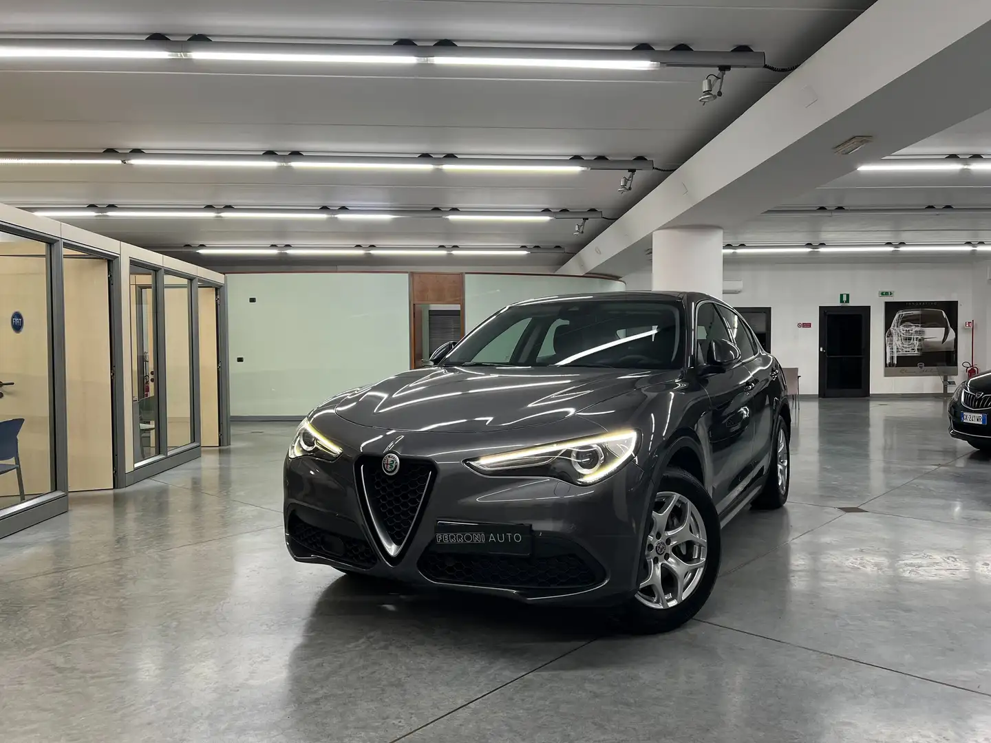 Alfa Romeo Stelvio Stelvio 2.2 t Business Q4 190cv auto Grigio - 1